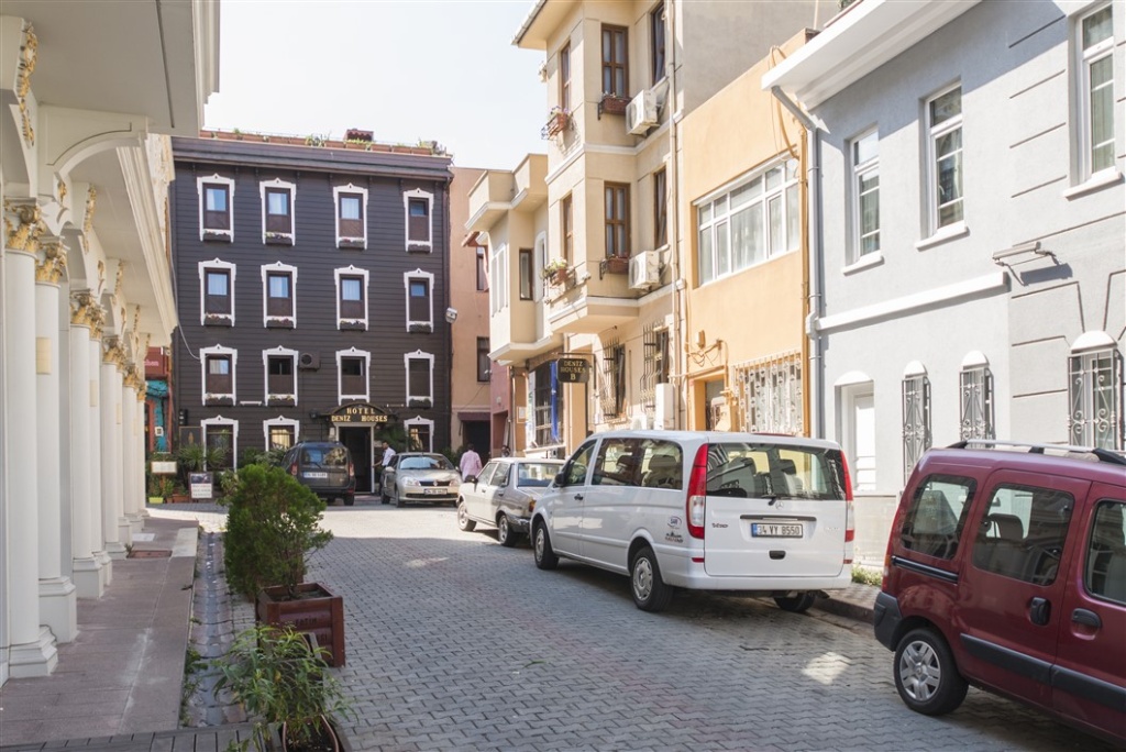 Deniz Houses