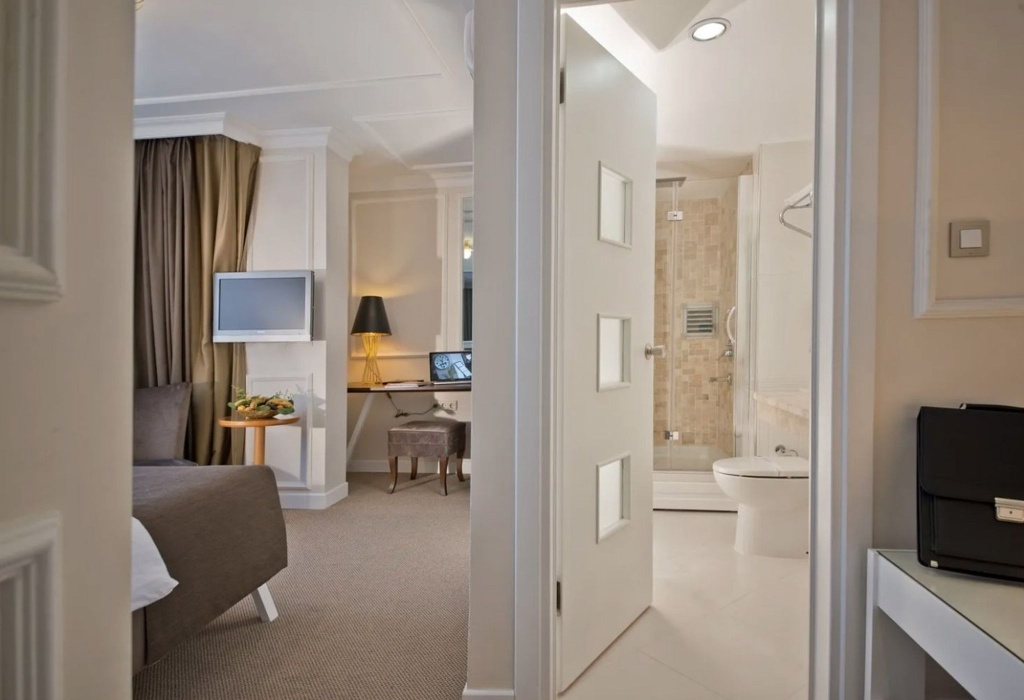 North Point Hotel