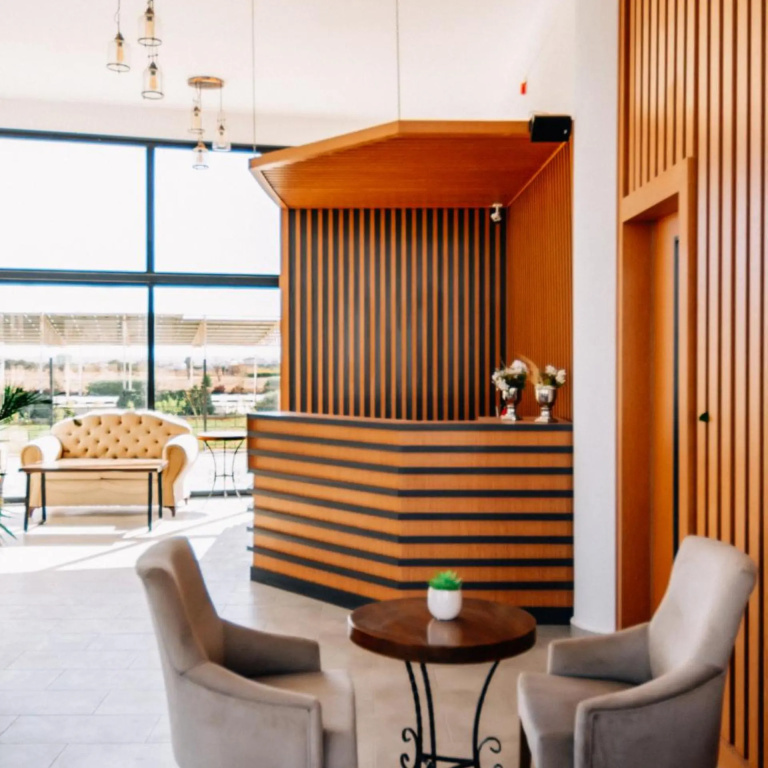 Cezar's Airport Hotel