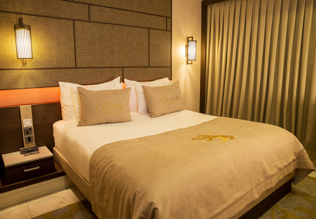 Cratos Premium Hotel