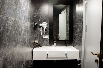 Shelter Inn Hotel & Spa