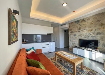 Dadya Bora Hotel