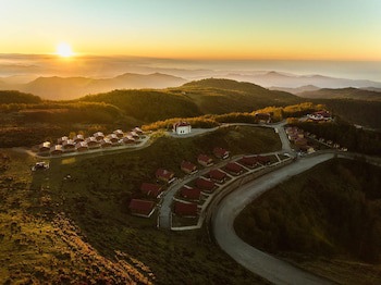 Flora Handuzu Resort & Wellness Bungalow Hotel