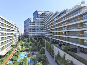 The Superior Living Batisehir