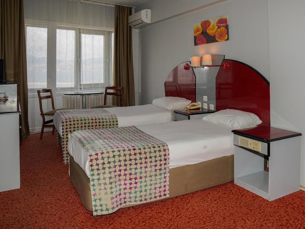 Eken Otel